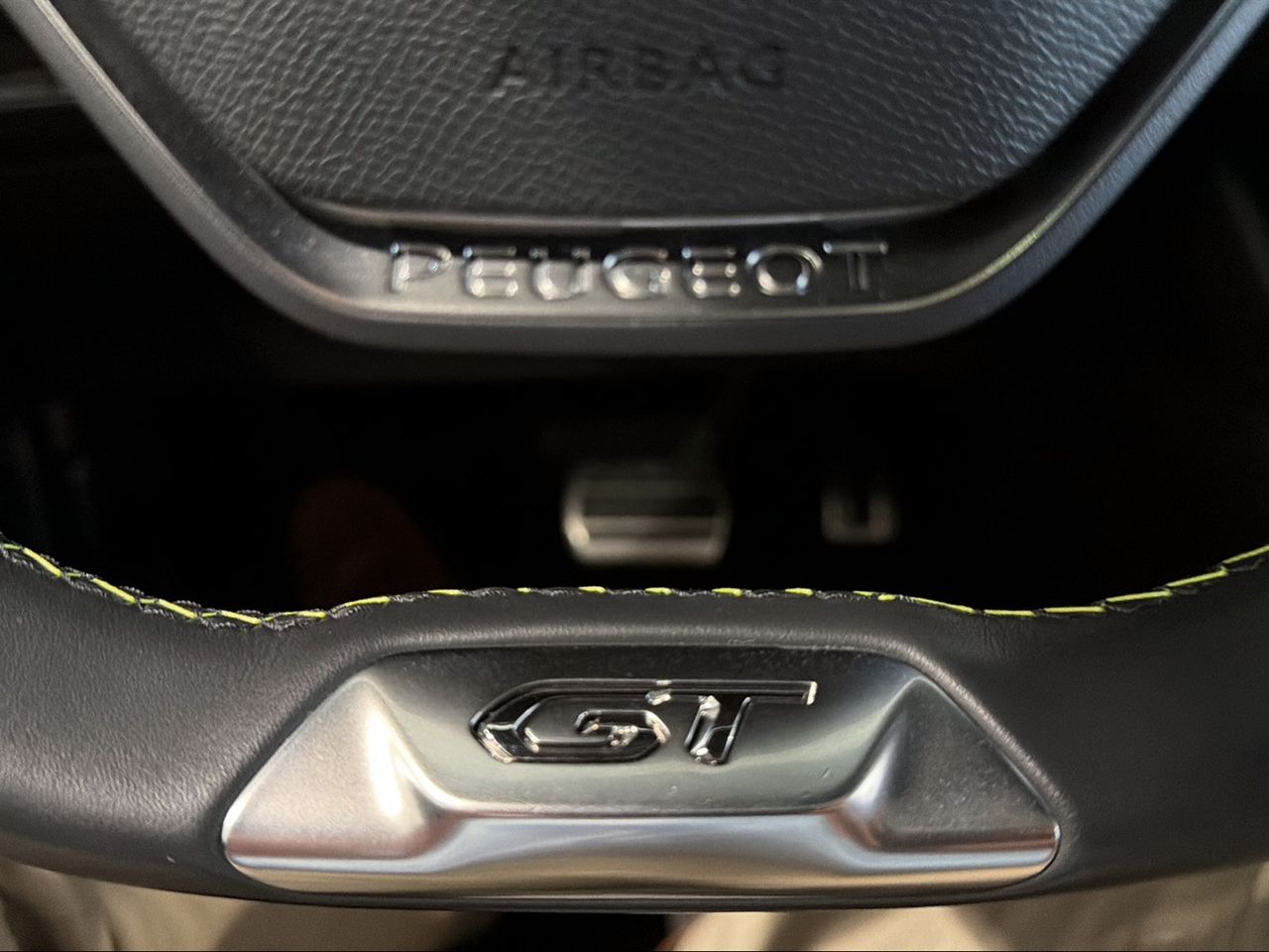 Peugeot e-2008 Eléctrico GT - Foto 2