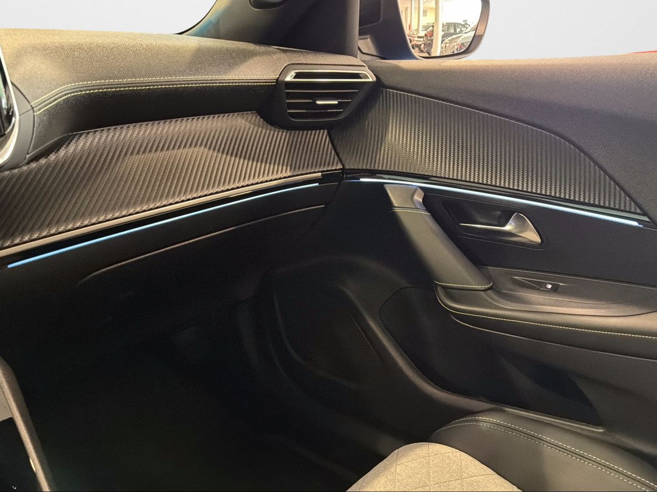 Peugeot e-2008 Eléctrico GT - Foto 2
