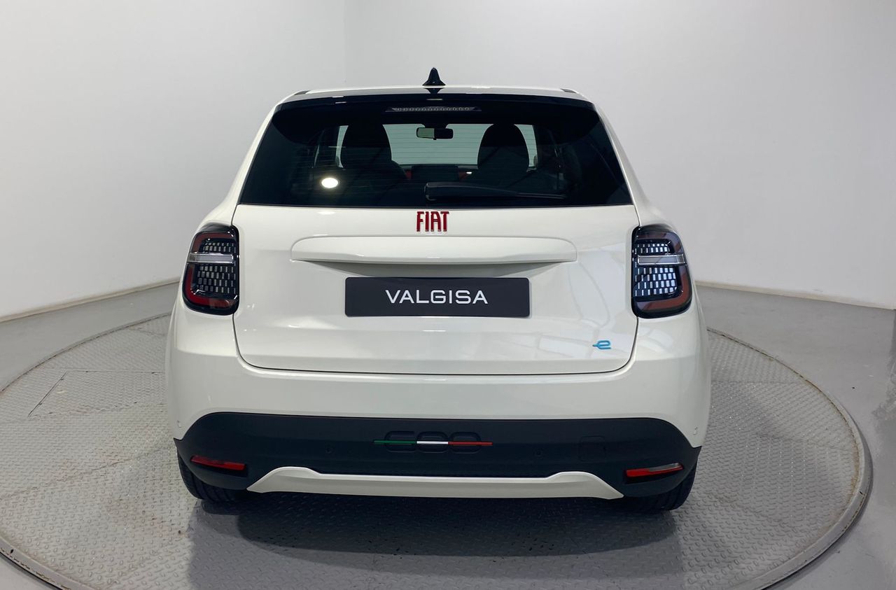 Fiat 600 600e RED 54kwh 115kw (156cv) - Foto 2