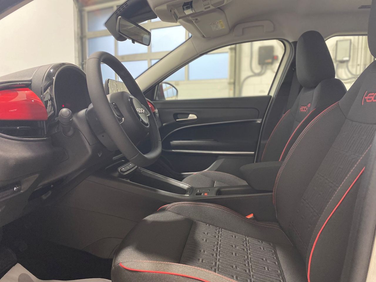 Fiat 600 600e RED 54kwh 115kw (156cv) - Foto 2