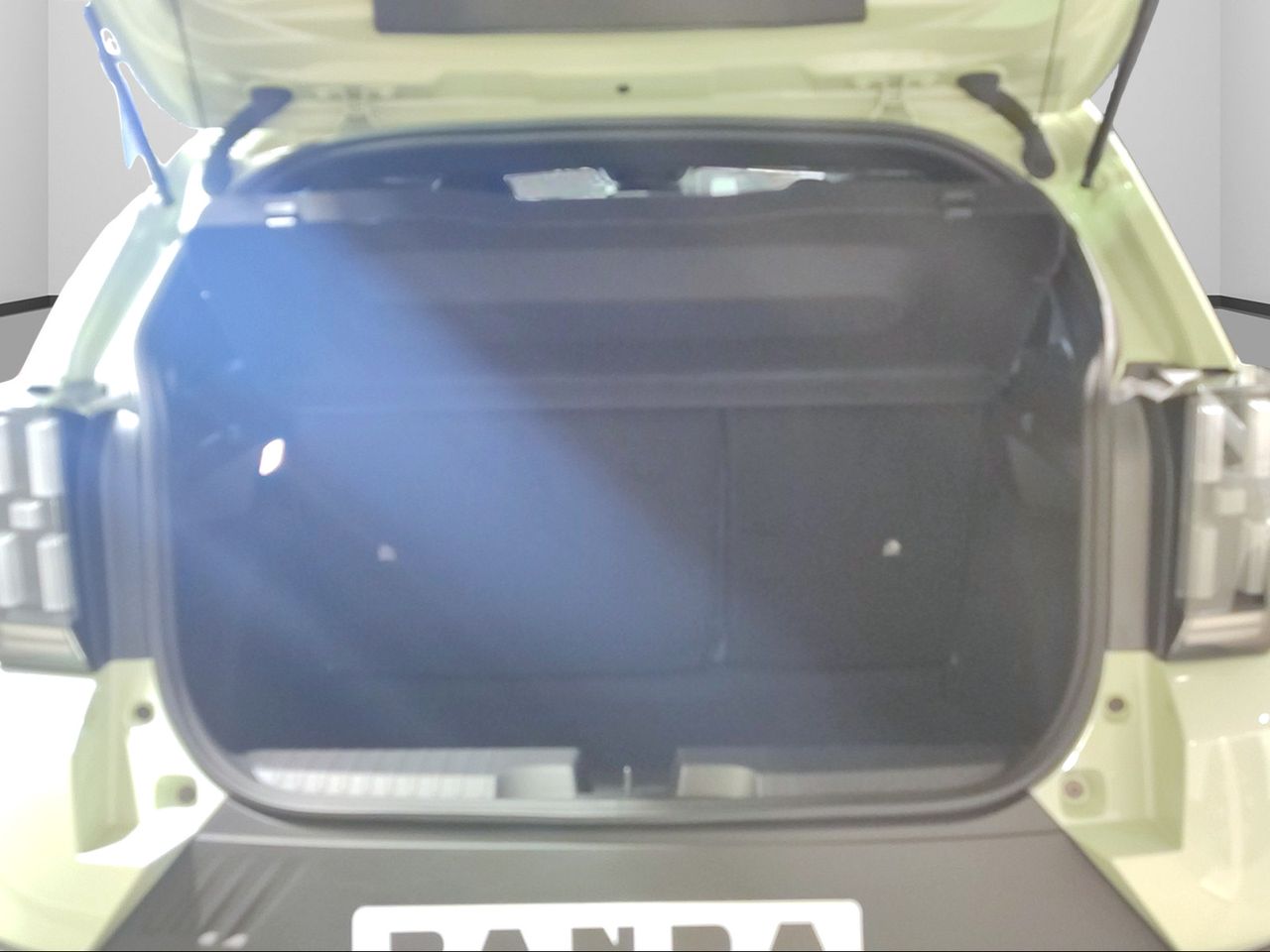 Fiat Grande Panda E ICON 44kWh 83kW (113cv) - Foto 2