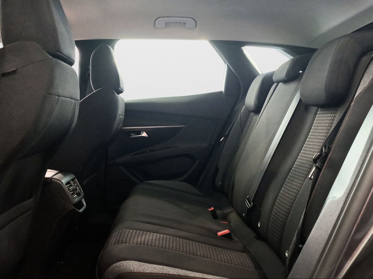 Peugeot 3008 1.5 BlueHDi 96kW (130CV) S&S Active Pack - Foto 2
