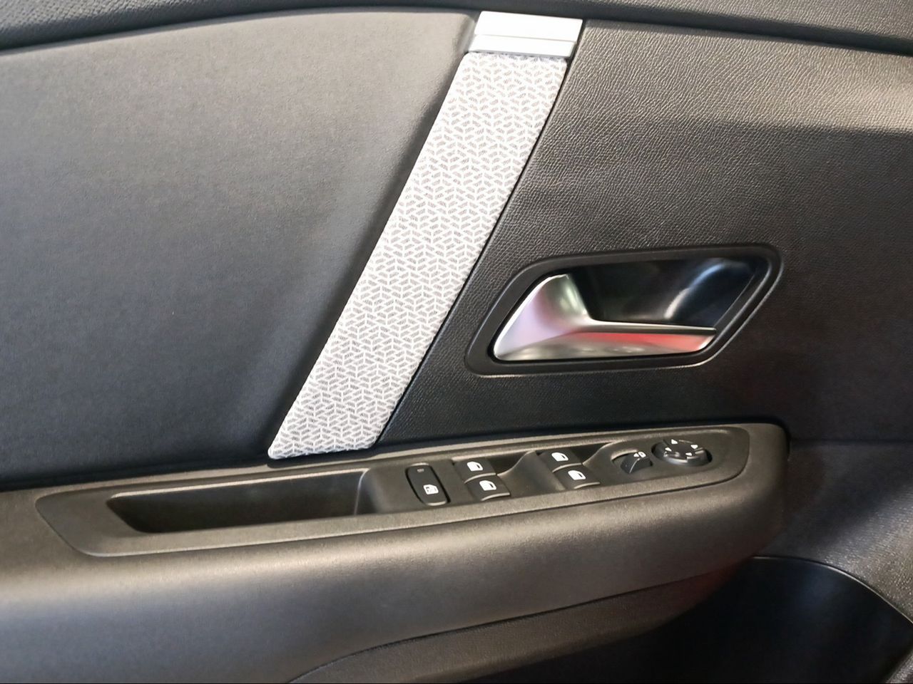 Citroën C4 PureTech 130 S&S 6v Max - Foto 2