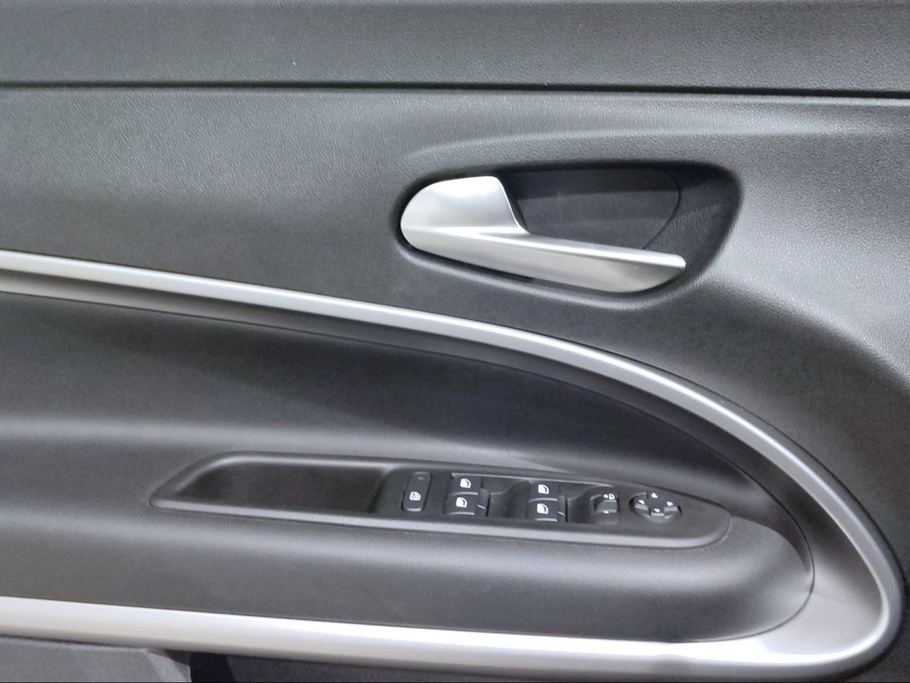 Jeep Avenger 1.2 eHybrid 4xe 107kW (145CV) Overland - Foto 2