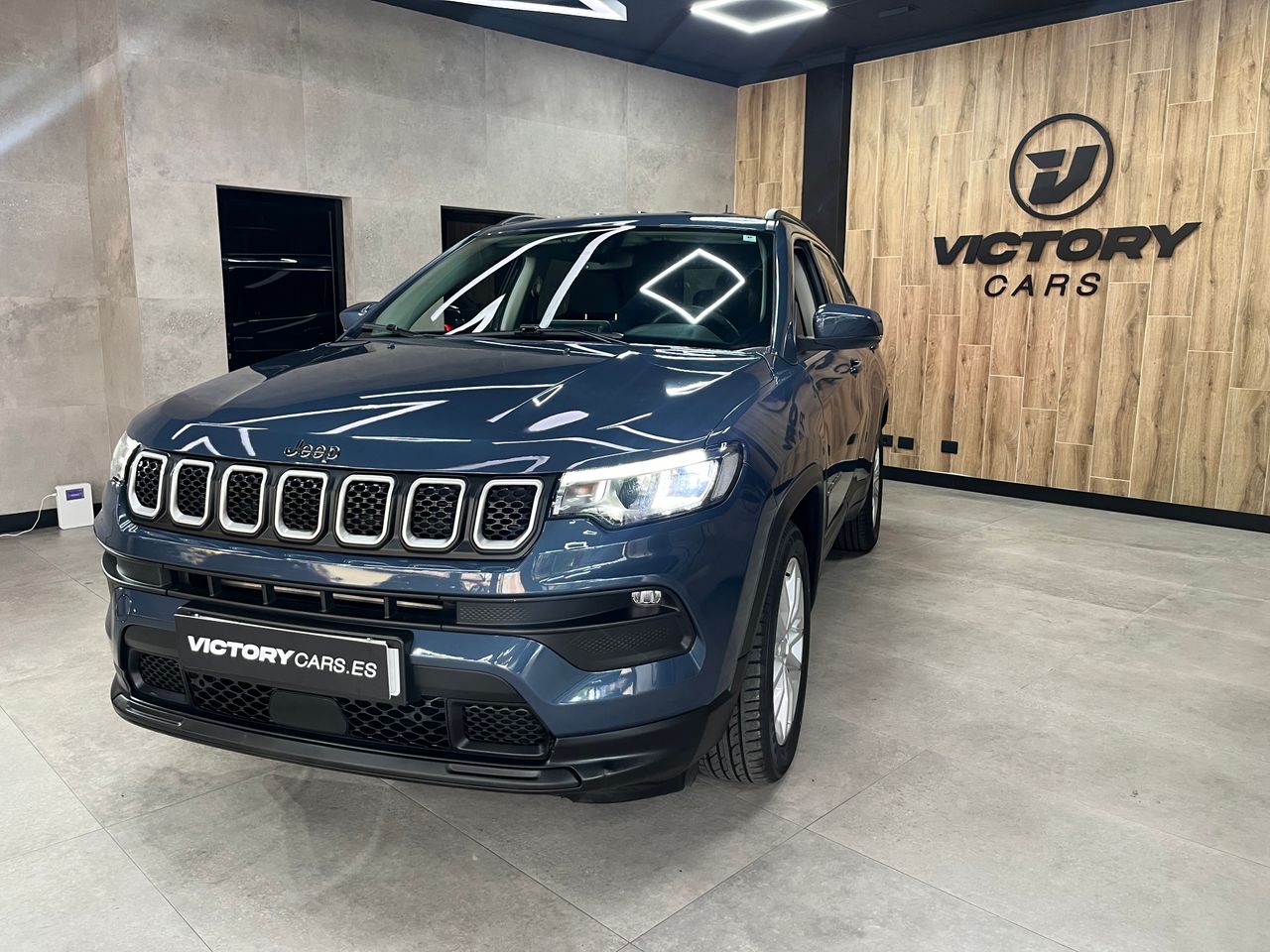 Jeep compass con interiores en buen estado  de segunda mano - jeep compass 2022 /