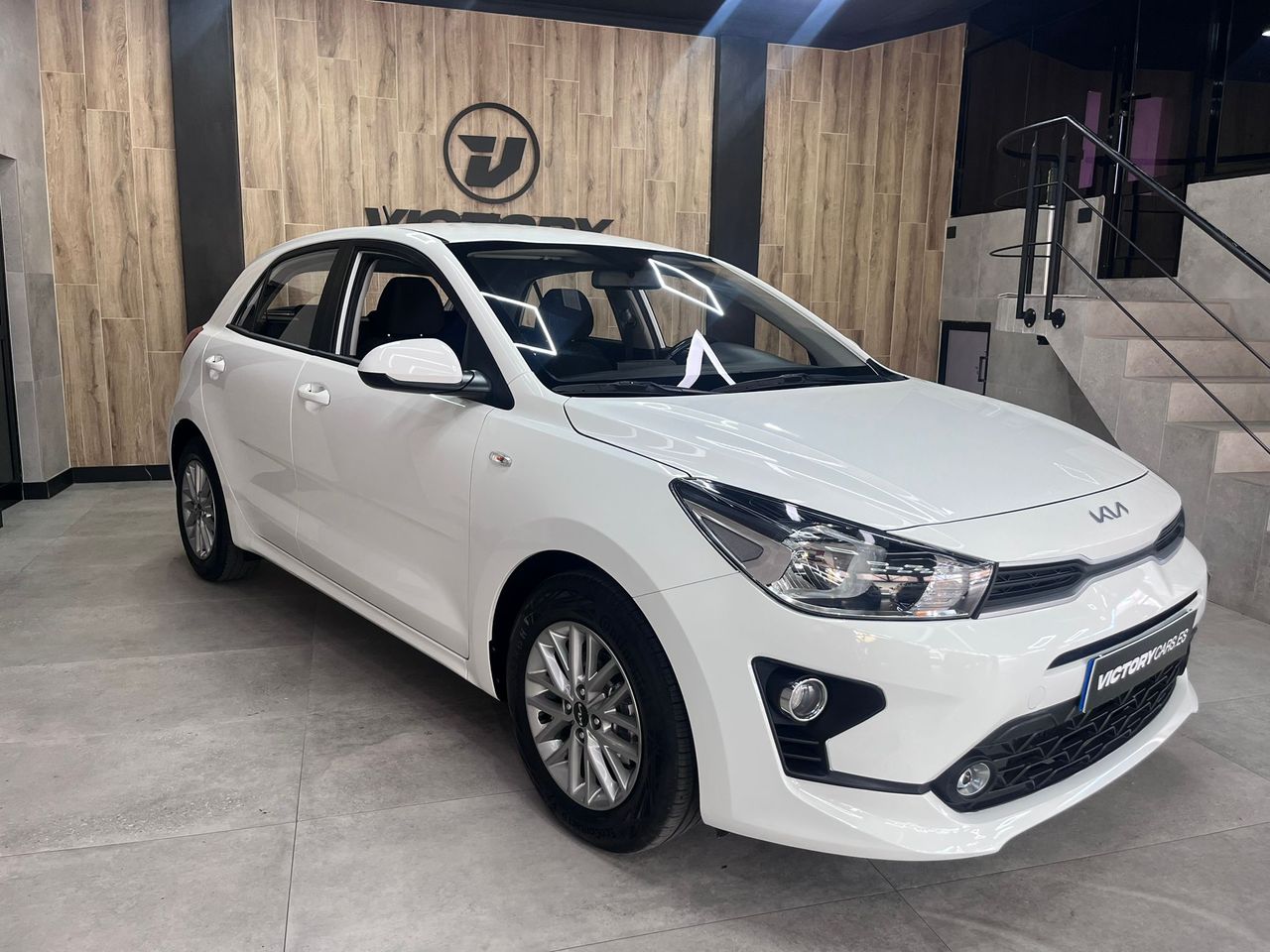 kia rio 2023 / foto grande (3)