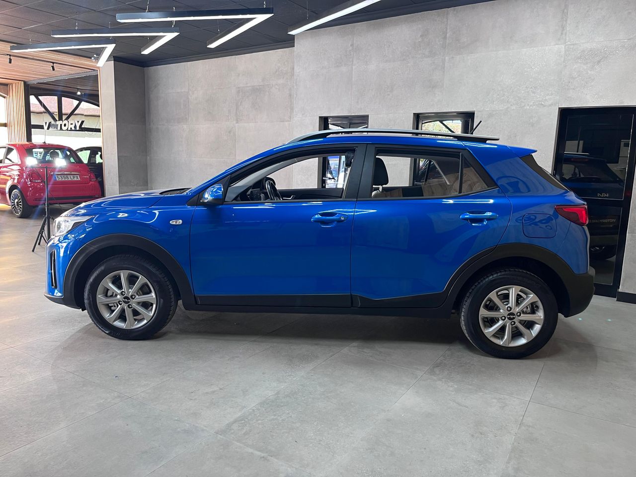kia stonic 2023 / foto grande (3)