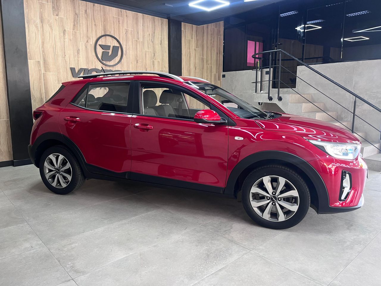 kia stonic 2023 / foto grande (3)