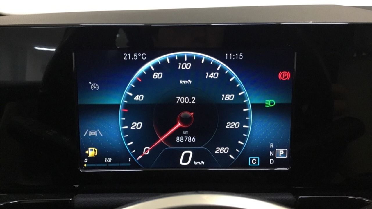 Mercedes GLA 200 d Progressive (EURO 6d) - foto 13