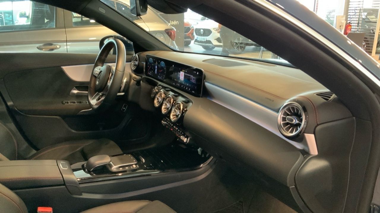 Mercedes CLA 180 AMG Line (EURO 6d) - foto 10