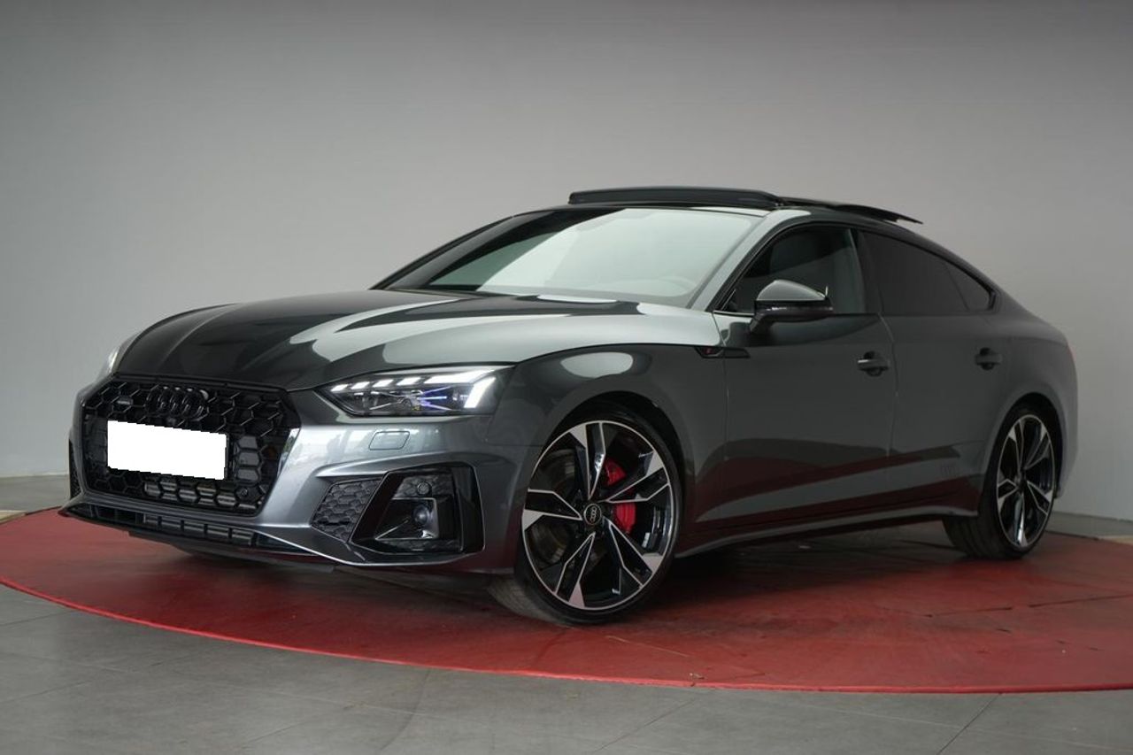 audi a5 2022 /