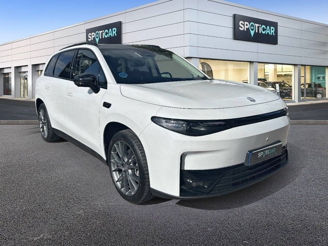 Leapmotor C10  C10 REEV 28.4 kWh  Auto Design - Foto 4