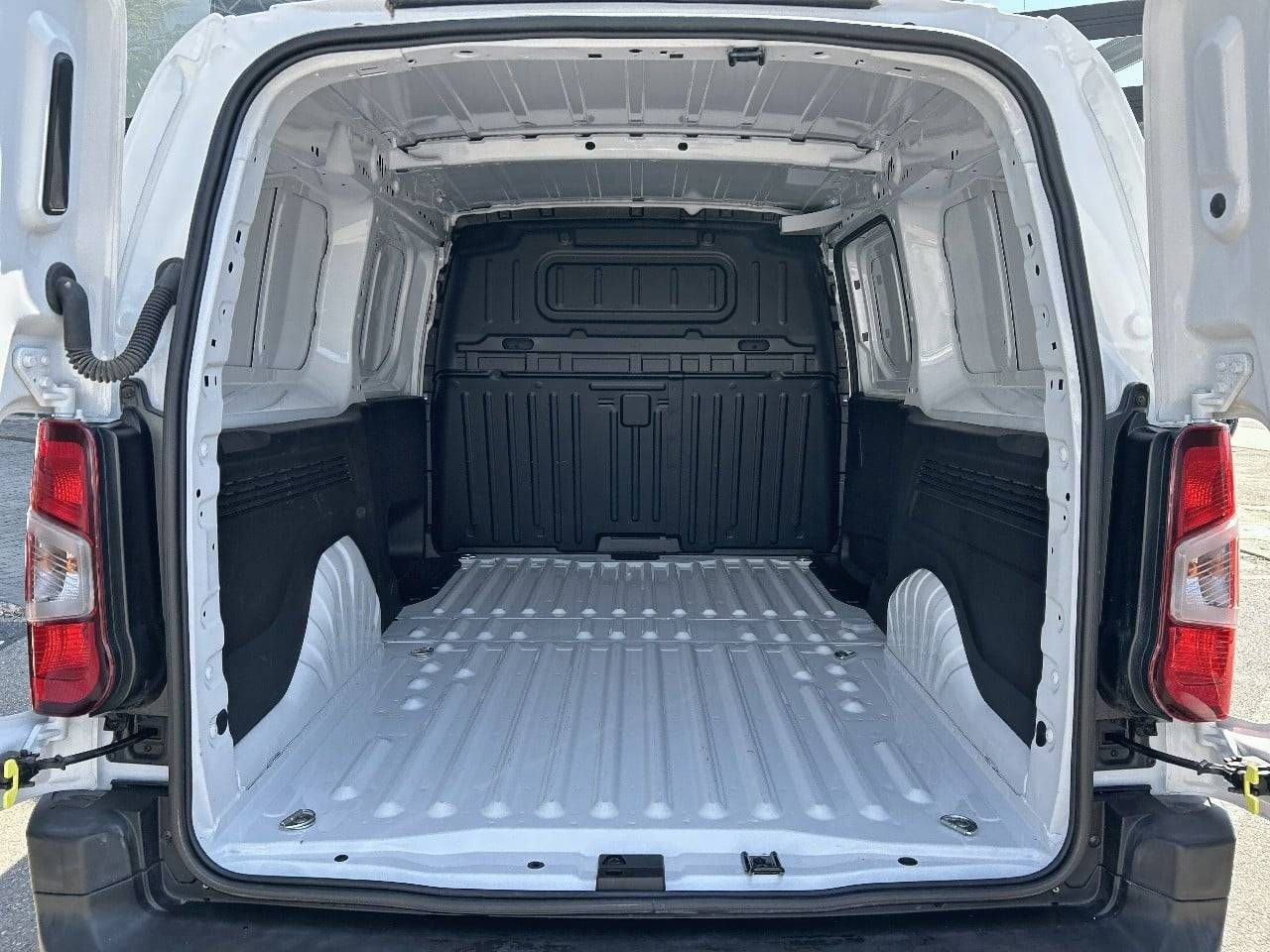 Fiat Doblò eDoblò 3 eDoblò Furgón Maxi 100kW 50kWh L2H1 - - Foto 8