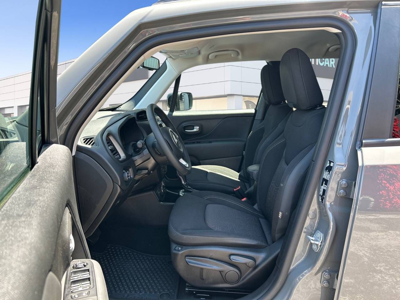 Jeep Renegade  4xe 1.3 PHEV 177 kW(240CV)  AT Upland - Foto 12