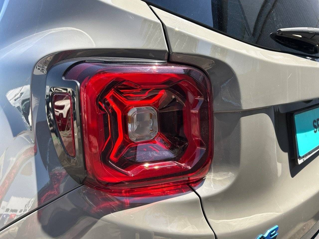 Jeep Renegade  4xe 1.3 PHEV 177 kW(240CV)  AT Upland - Foto 18