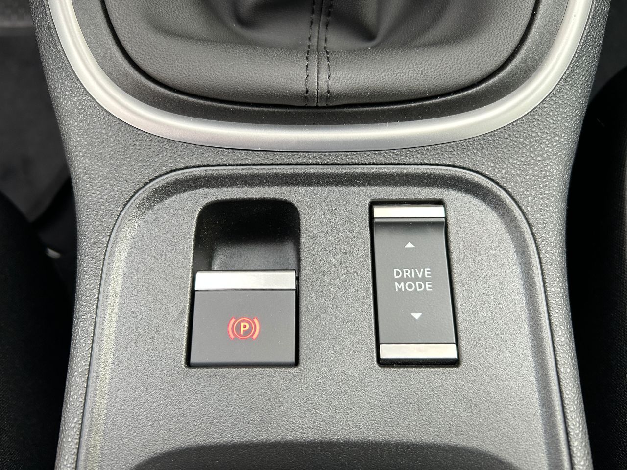 Jeep Avenger  1.2 G 74kW (100CV) Altitude - Foto 30