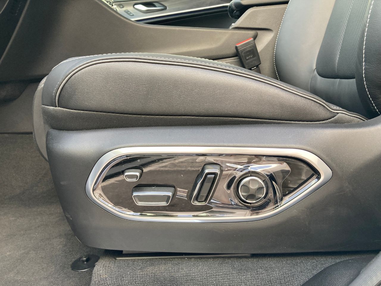 Jeep Grand Cherokee   4xe 2.0 PHEV Overland - Foto 19