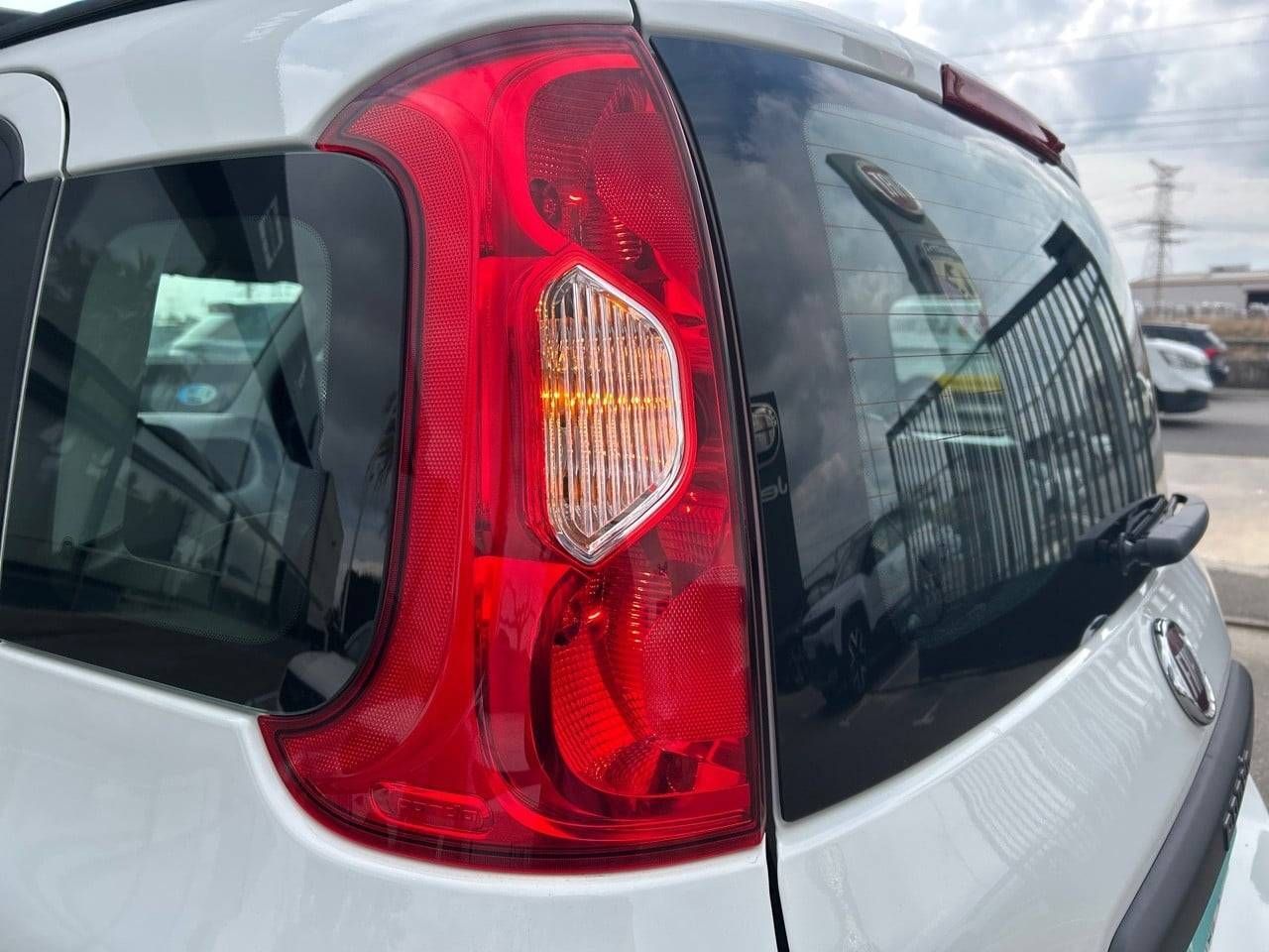 Fiat Panda   Hybrid 1.0 Gse 51kw (70CV) City Life - Foto 19
