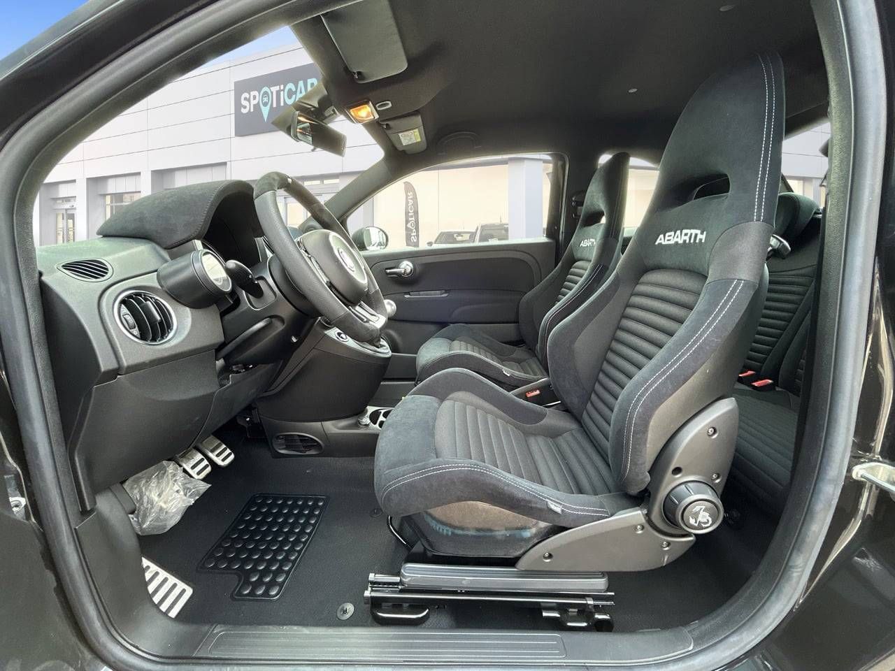 Abarth 500  695 1.4 16v TJet 132kW (180 CV) - - Foto 10