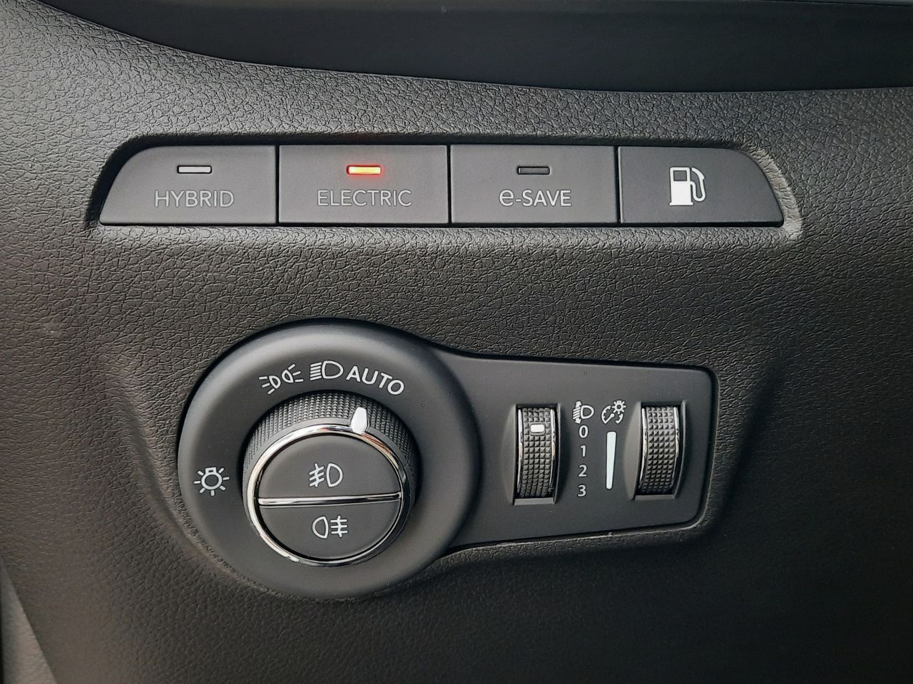 Jeep Compass  4Xe 1.3 PHEV 140kW(190CV)  AT AWD Limited - Foto 17