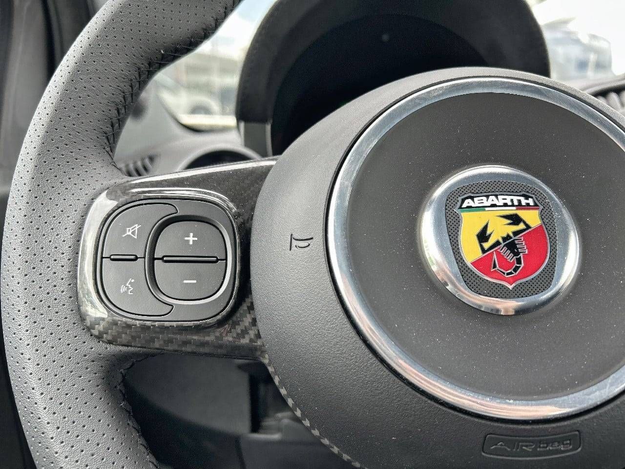 Abarth 500  695 1.4 16v TJet 132kW (180 CV) - - Foto 18