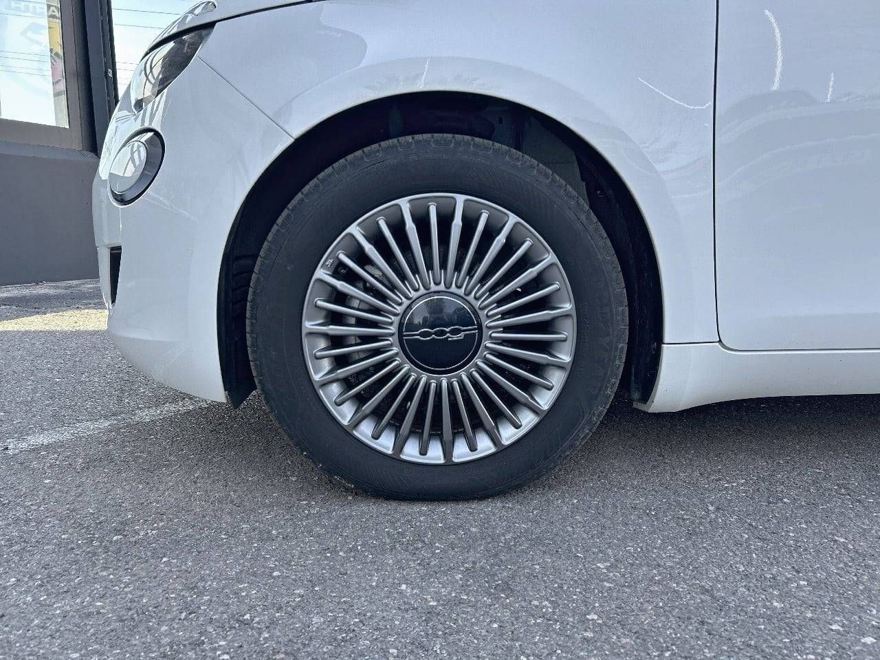 Fiat 500   3+1 320km 85kW (118CV) Icon - Foto 12