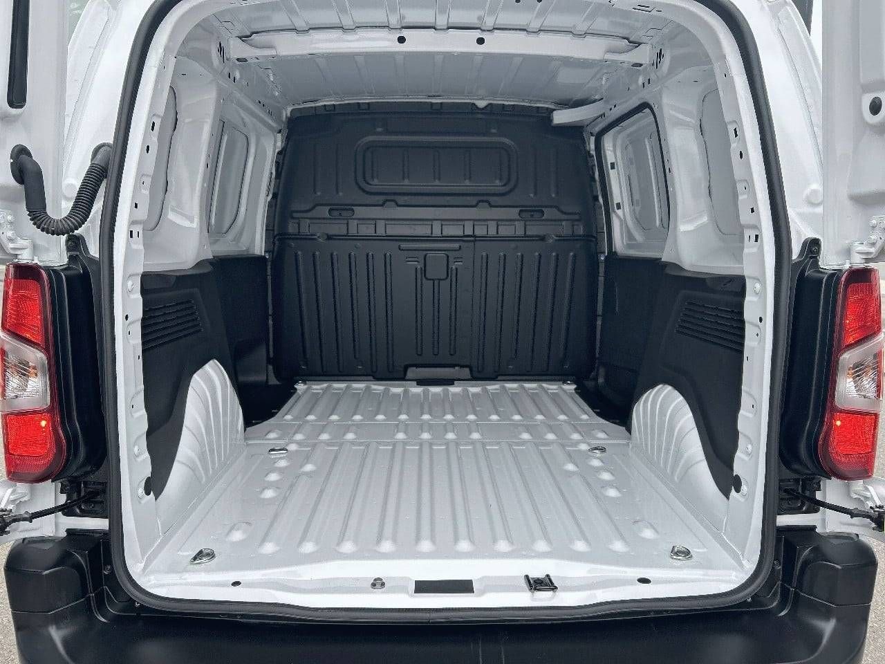 Opel Combo Cargo  Cargo L 650kg Diesel 1.5 100HP S&S MT E6 - - Foto 8