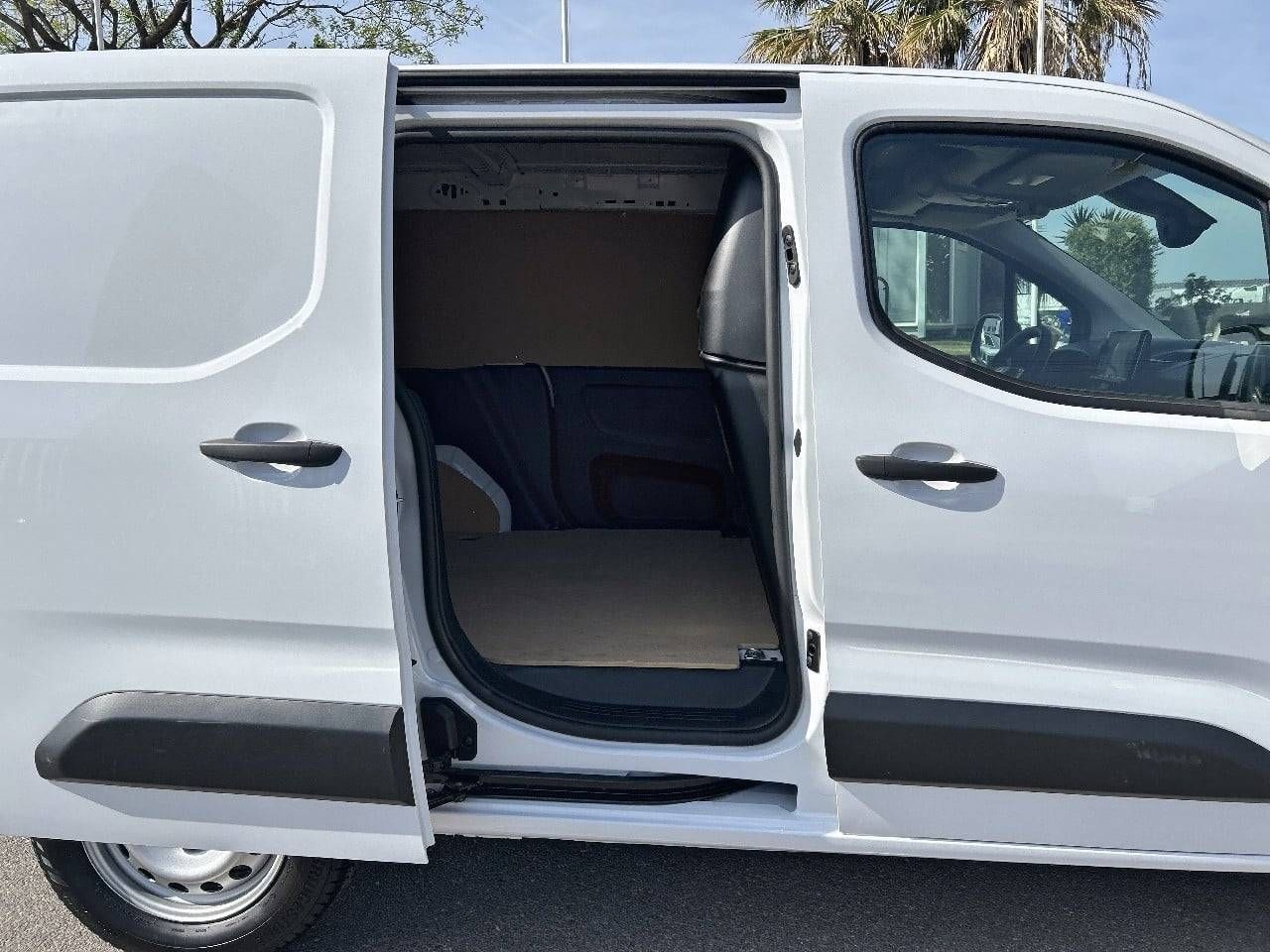 Opel Combo Cargo  Cargo L 650kg Diesel 1.5 100HP S&S MT E6 - - Foto 29