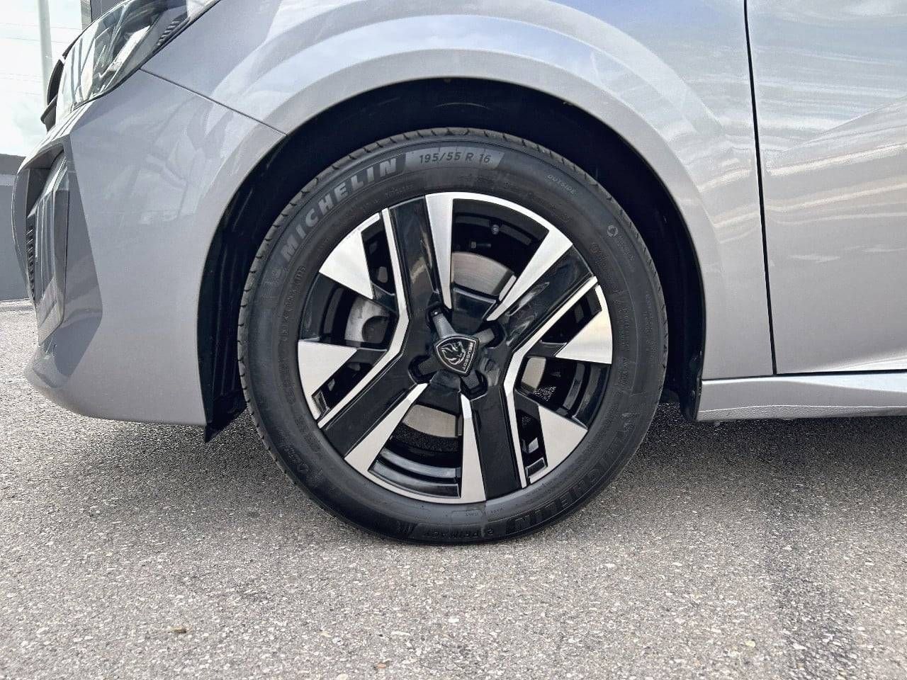 Peugeot 208   Gasolina 100 S&S 6 Vel. MAN Allure - Foto 12