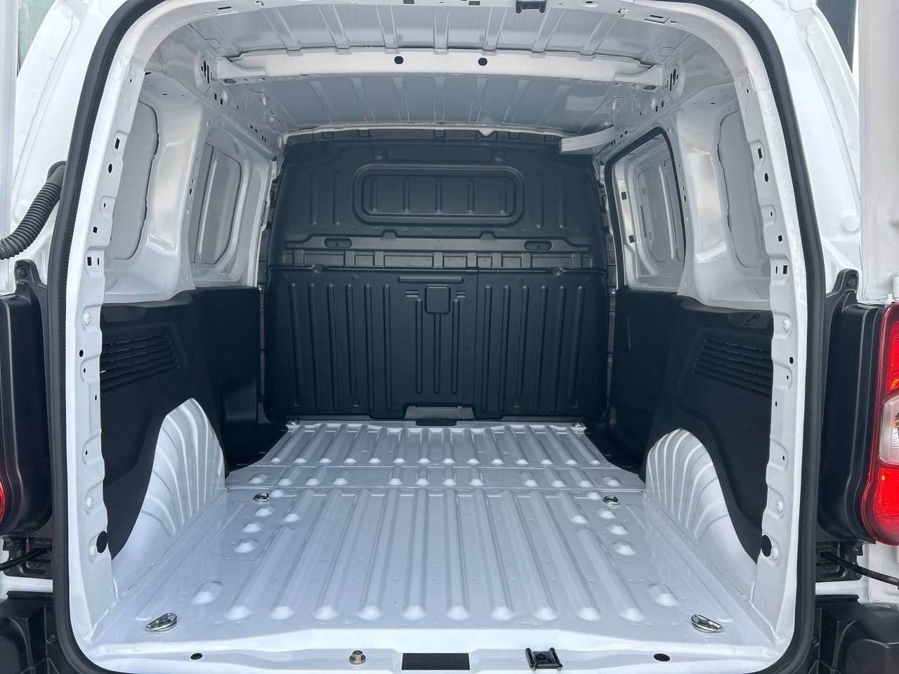 Opel Combo Cargo  Cargo Doble Cabina Diesel 1.5 100HP S&S - - Foto 8