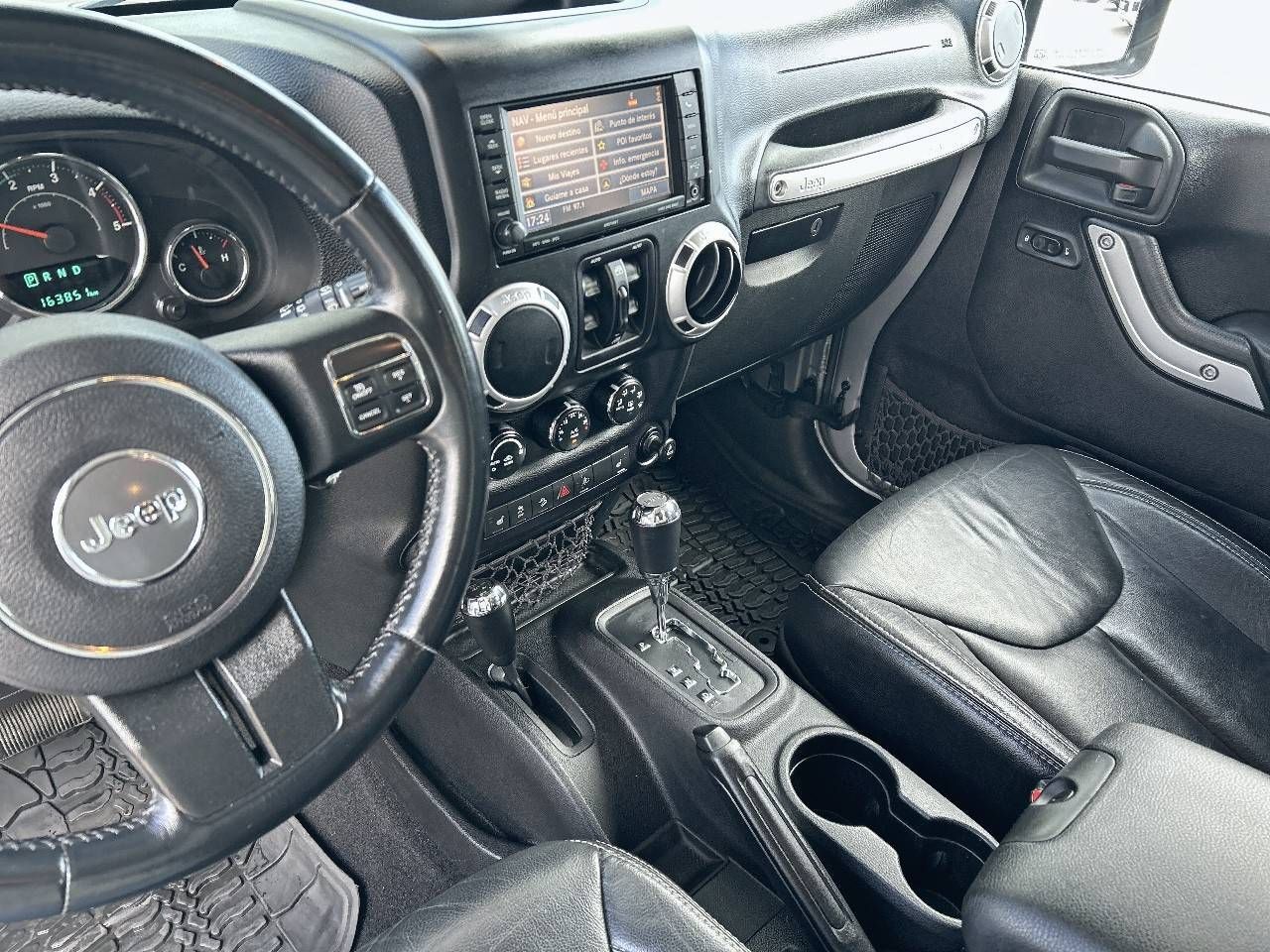 Jeep Wrangler  3.6 V6  Auto Sahara - Foto 25