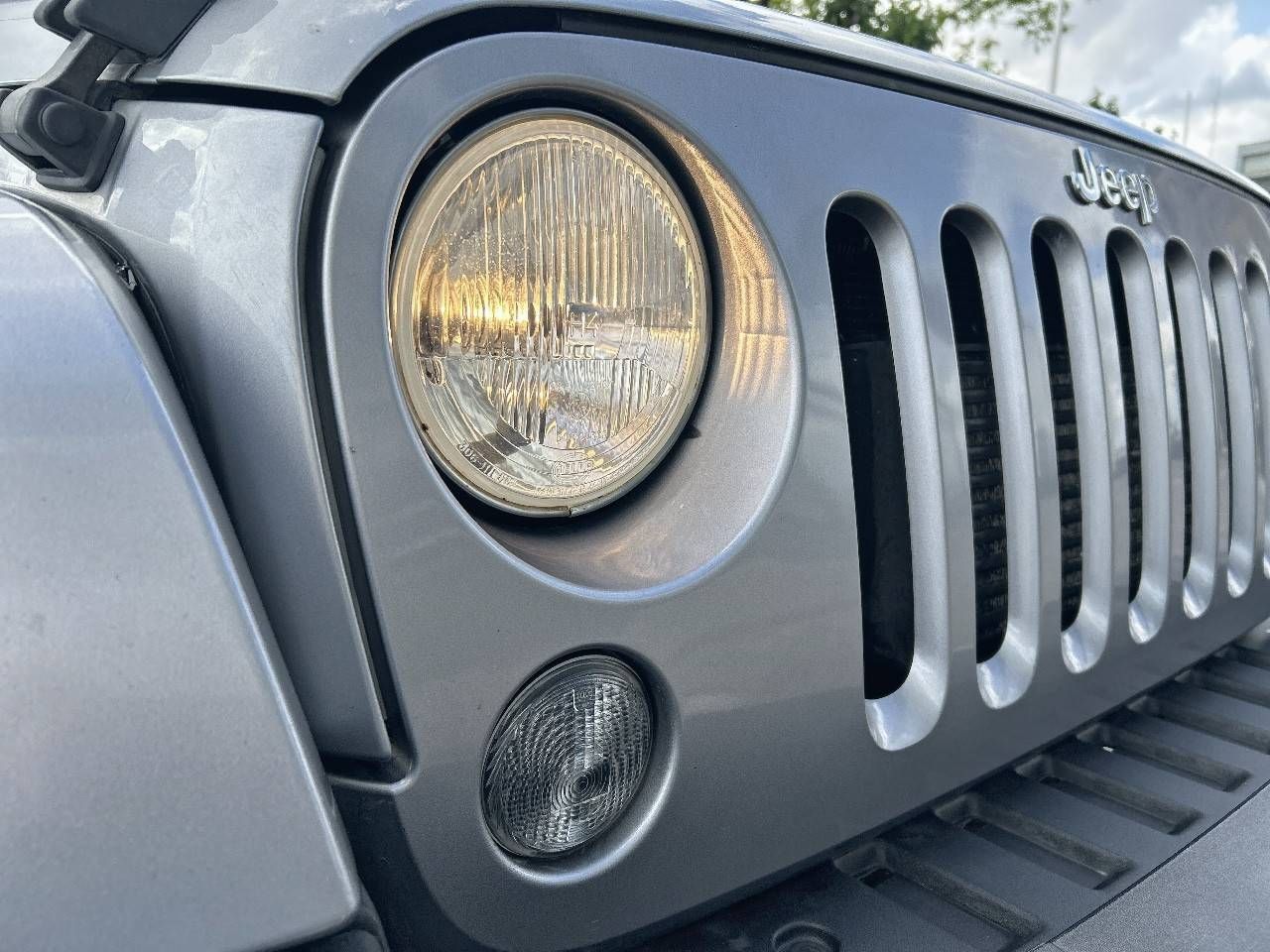 Jeep Wrangler  3.6 V6  Auto Sahara - Foto 17