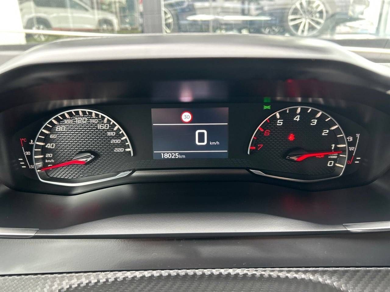 Peugeot 2008   Gasolina 100 S&S 6 Vel. MAN Allure - Foto 13