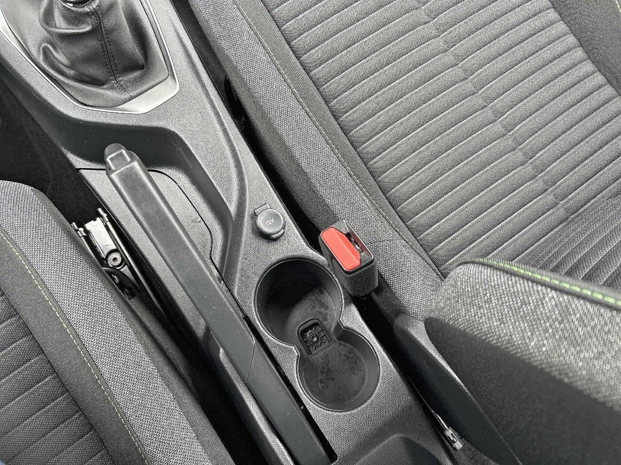 Peugeot 2008   Gasolina 100 S&S 6 Vel. MAN Allure - Foto 23