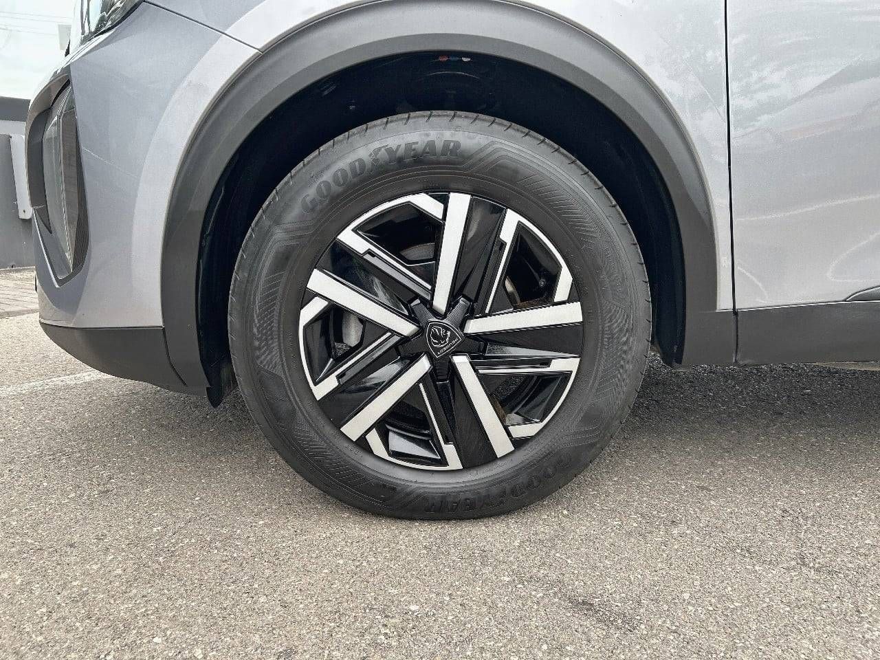 Peugeot 2008   Gasolina 100 S&S 6 Vel. MAN Allure - Foto 12
