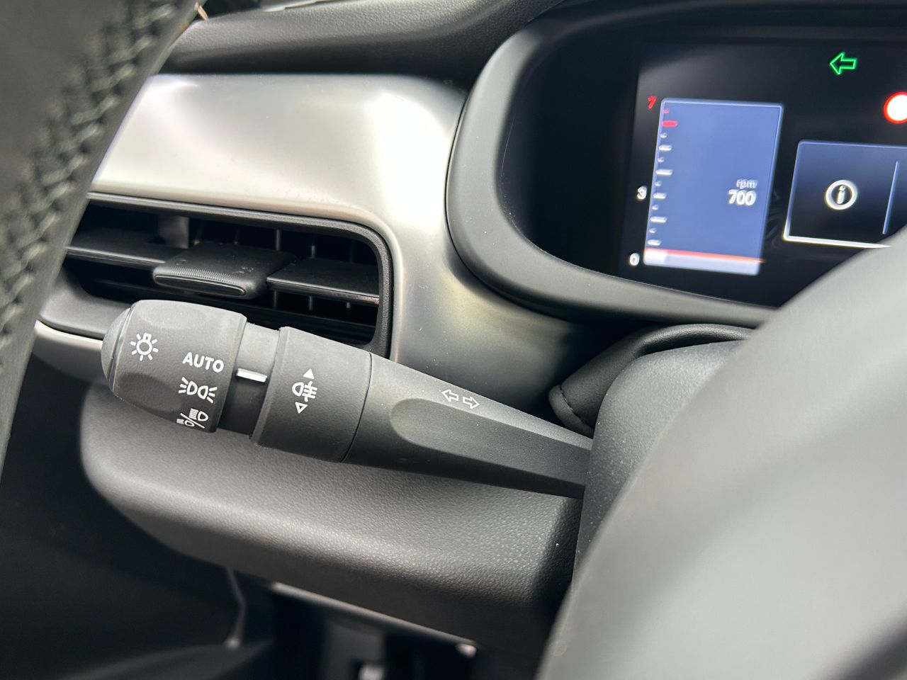 Jeep Avenger  1.2 eHybrid 74kW (100CV) Altitude - Foto 25