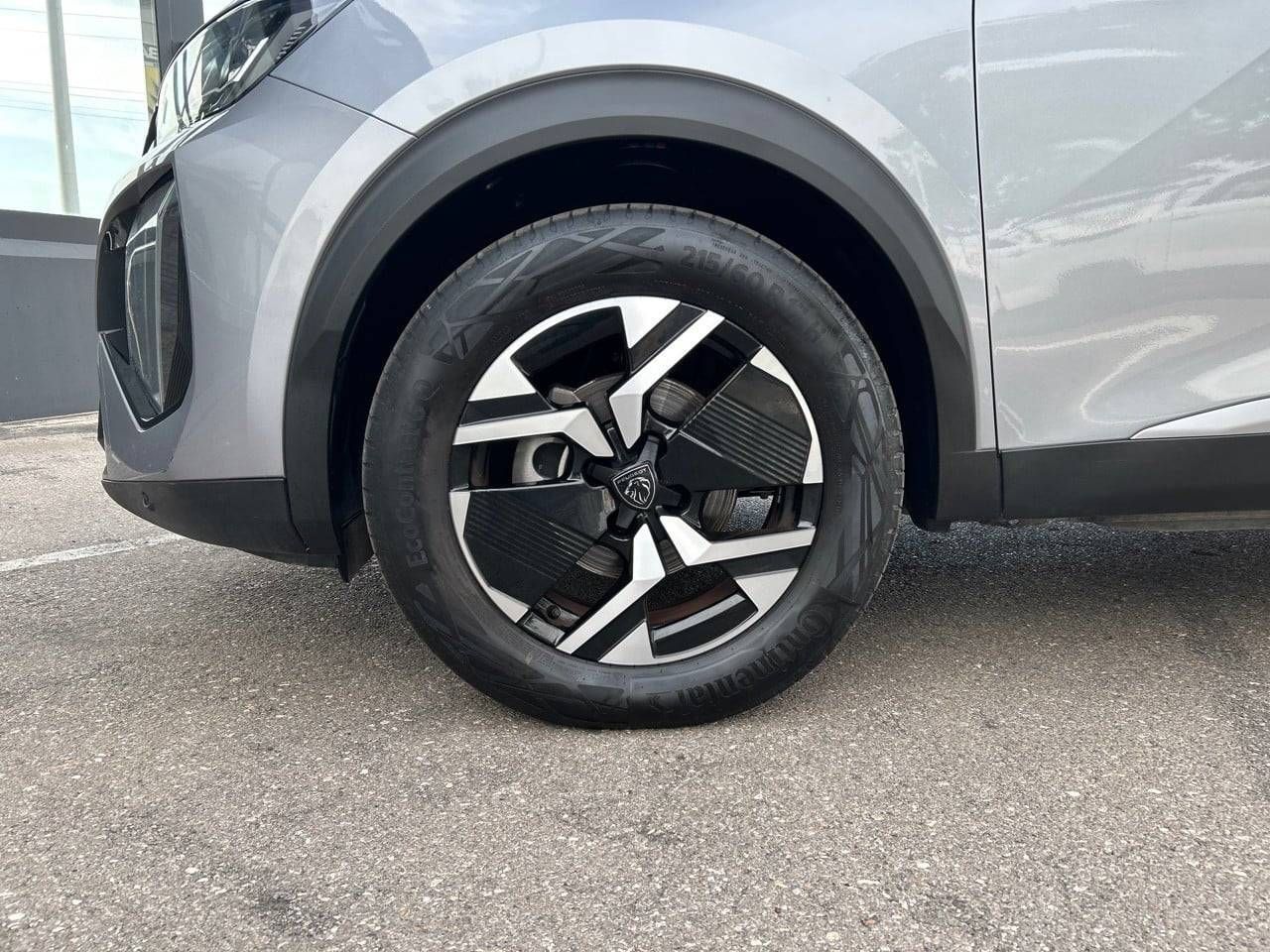 Peugeot 2008   Puretech 130 S&S EAT8 Allure - Foto 12