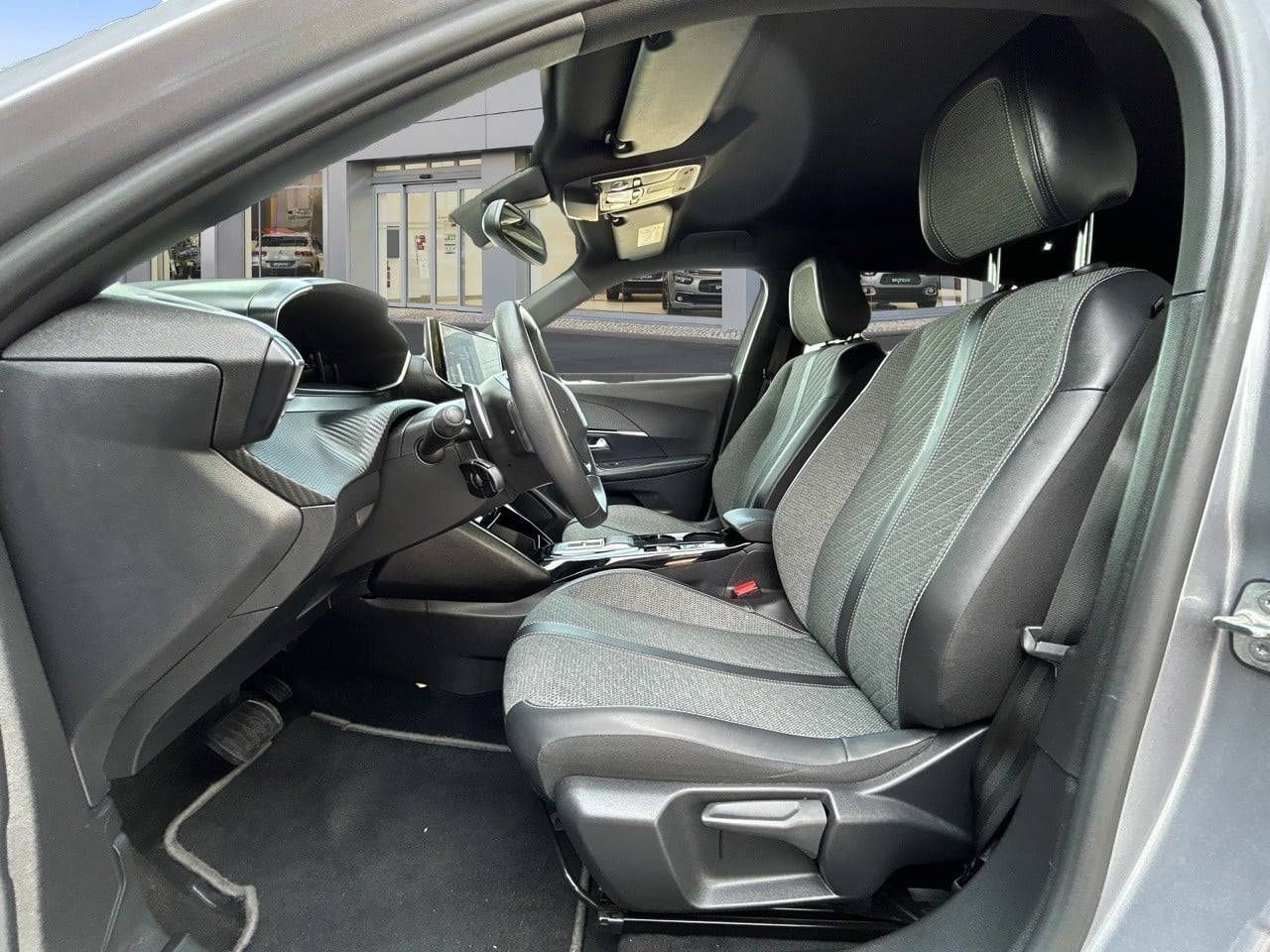 Peugeot 2008   Puretech 130 S&S EAT8 Allure - Foto 10