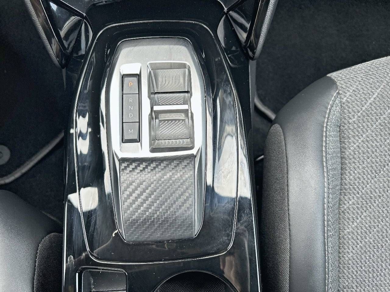 Peugeot 2008   Puretech 130 S&S EAT8 Allure - Foto 15