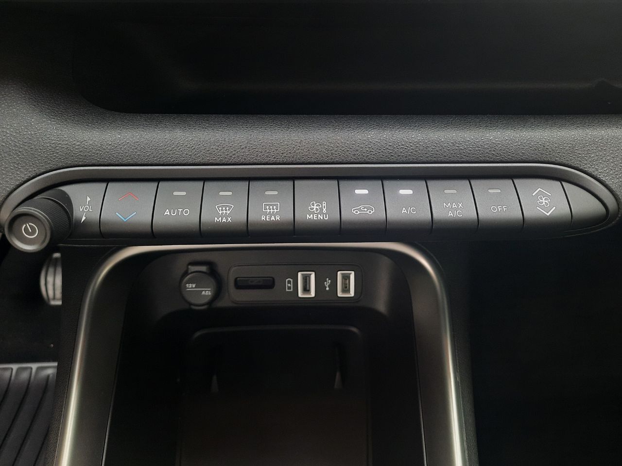 Jeep Avenger  1.2 G 74kW (100CV) Altitude - Foto 28