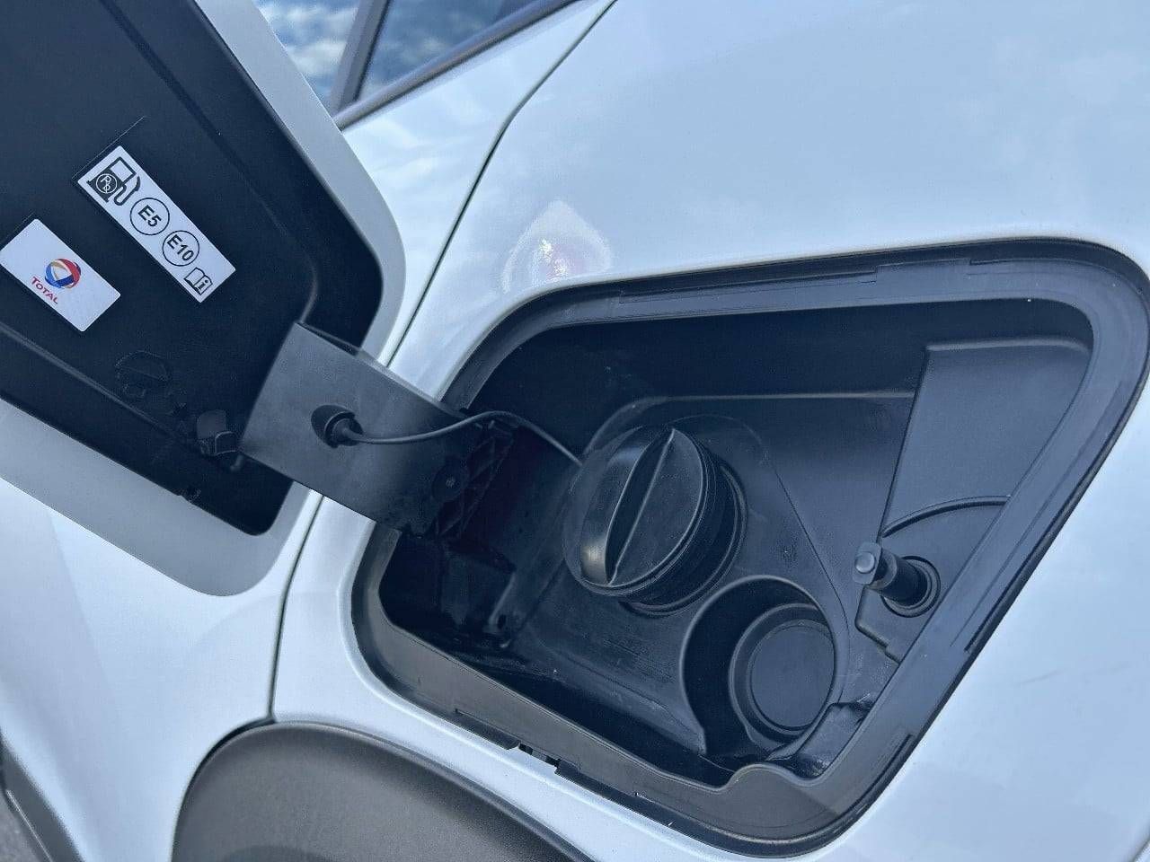 Peugeot 2008   Puretech 100 S&S BVM6 Active - Foto 28