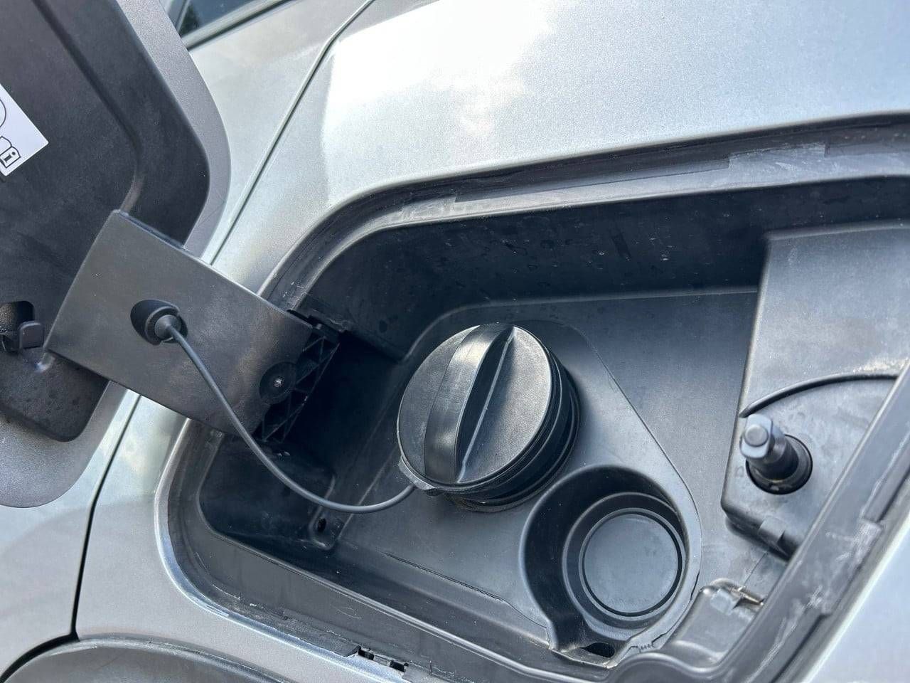 Peugeot 2008  N2008  Hybrid 136 eDCS6 Allure - Foto 32