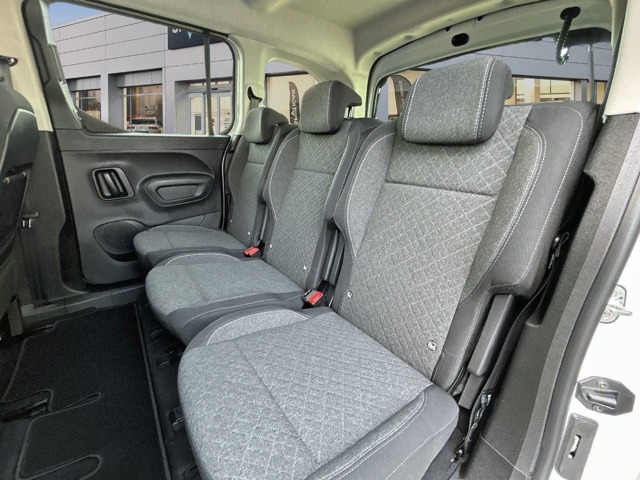 Opel Combo Cargo  100 Cv 1.5 Td S/S MT6 €6.4 ebis - - Foto 11