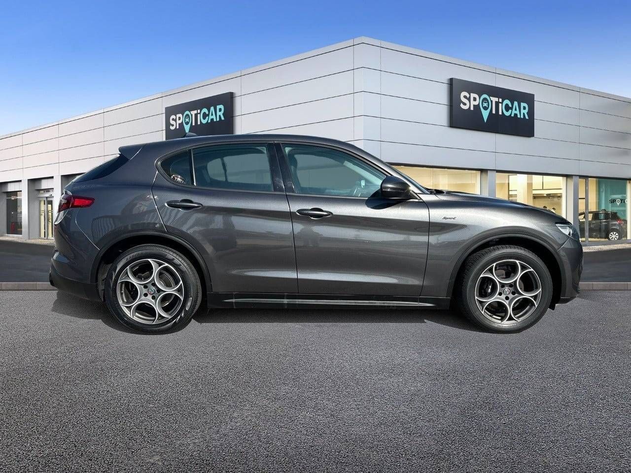 Alfa Romeo Stelvio  2.2 Diésel 140kW (190CV)  Q4 Sprint - Foto 5