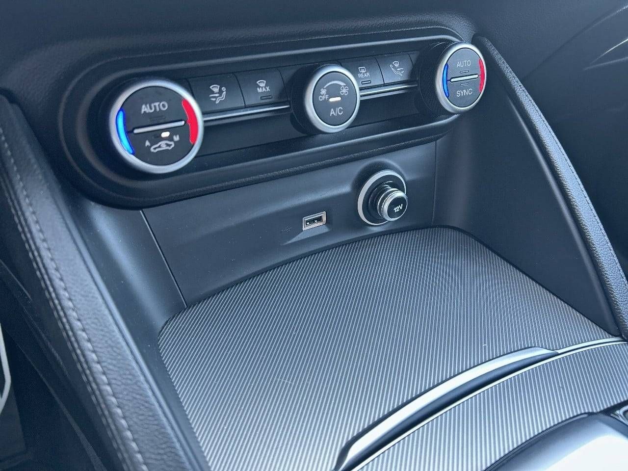 Alfa Romeo Stelvio  2.2 Diésel 140kW (190CV)  Q4 Sprint - Foto 20
