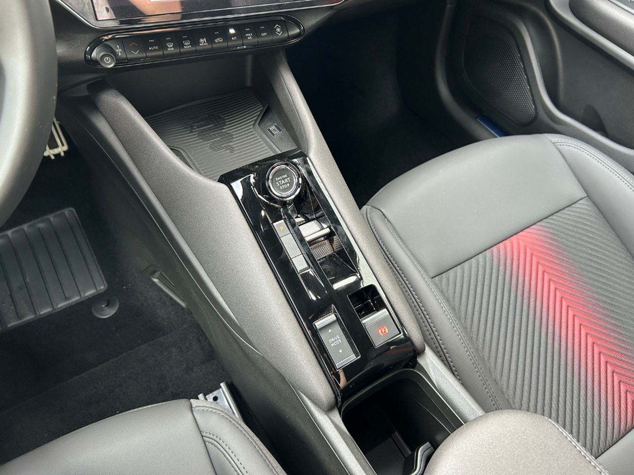 Alfa Romeo Junior  Ibrida  107kW (145CV) Speciale - Foto 28