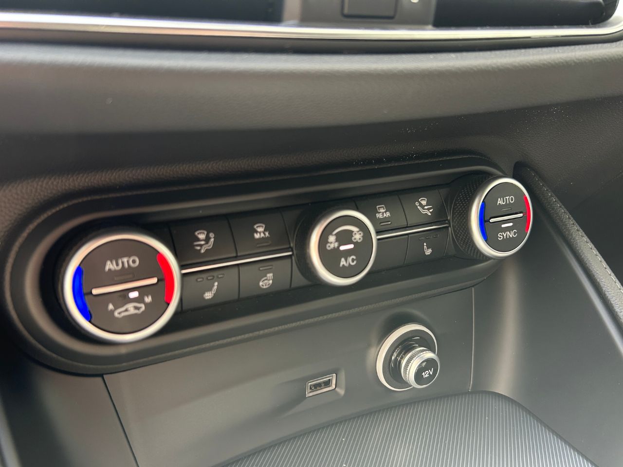 Alfa Romeo Stelvio  2.0 Gasolina 206kW (280CV)  Q4 Veloce - Foto 28