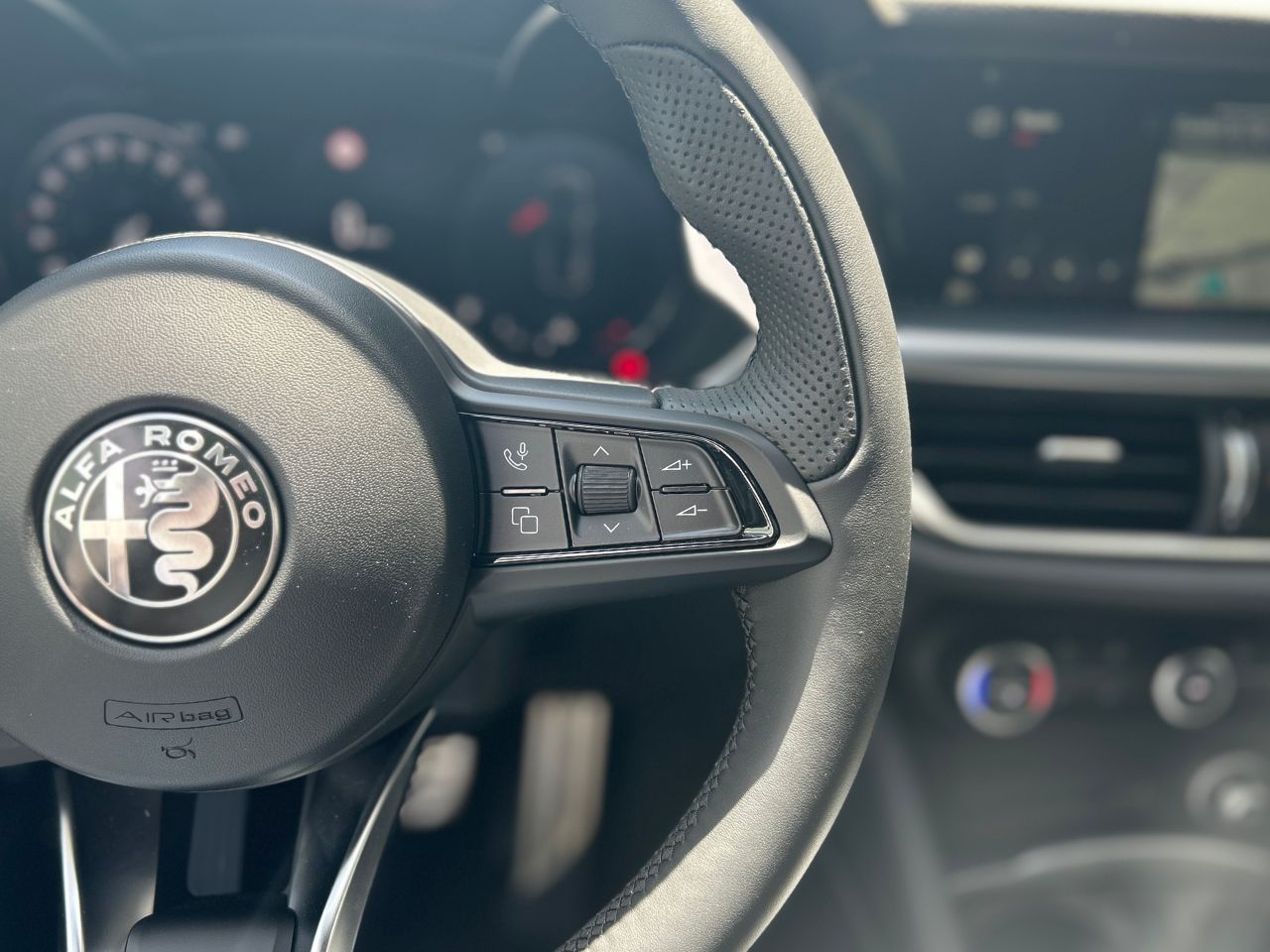 Alfa Romeo Stelvio  2.0 Gasolina 206kW (280CV)  Q4 Veloce - Foto 23
