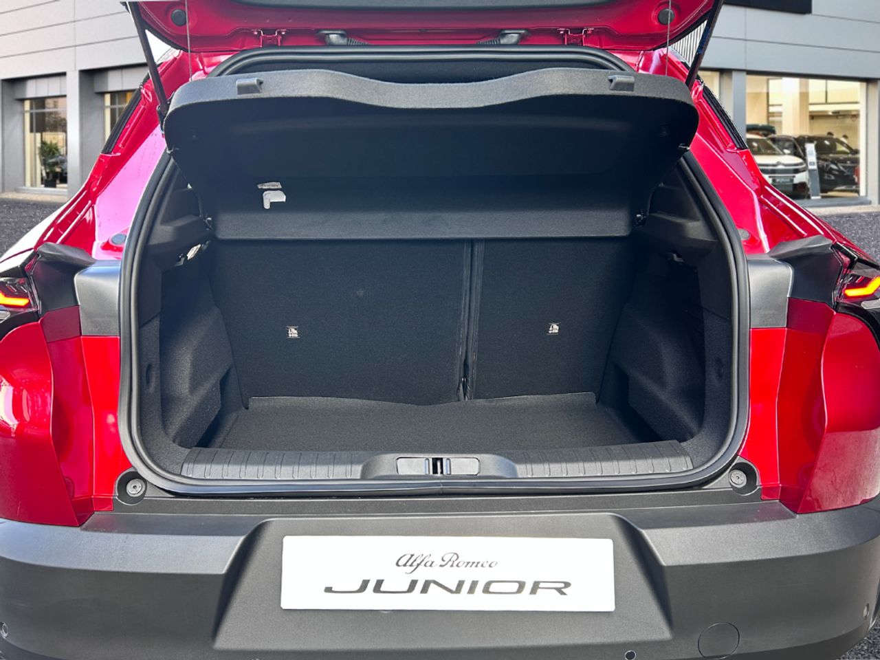 Alfa Romeo Junior  Elettrica  115kW (156CV) Speciale - Foto 7