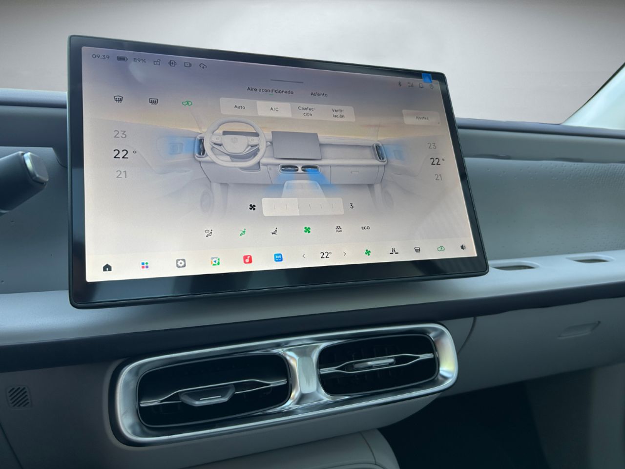 Leapmotor B10  B10 REEV 18.8 kWh  Auto Design - Foto 24